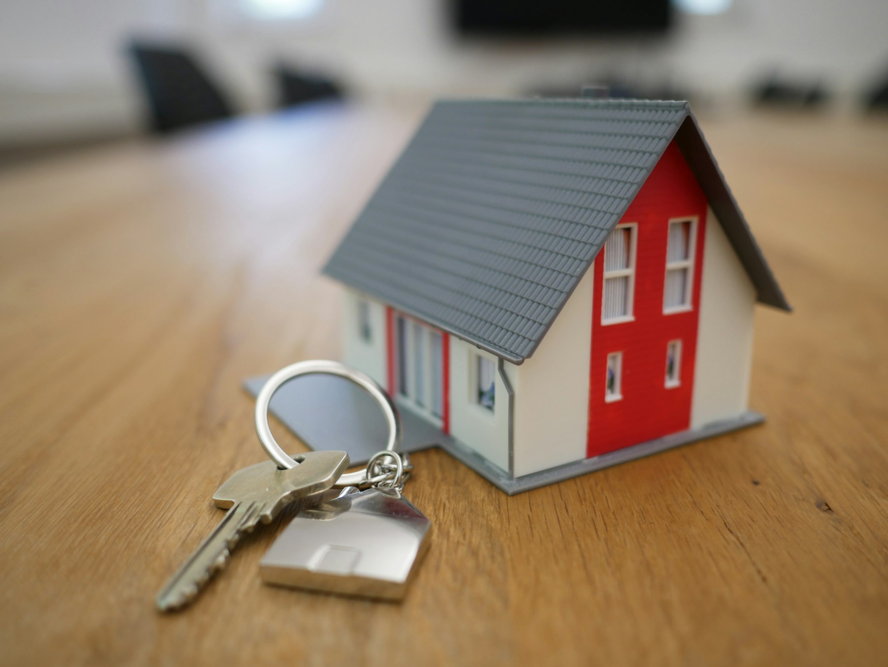 Miniatura de casa com chaves